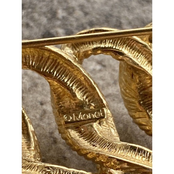 Monet Brooch Vintage Linked Chain Gold Tone - Picture 4 of 5